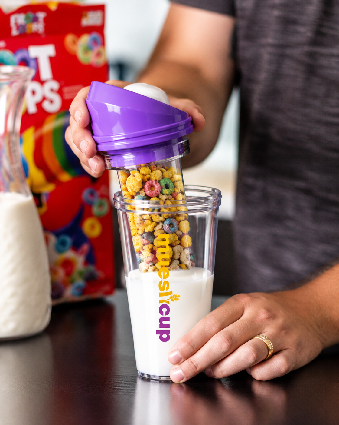 Der MüesliCup™ – Frisches, knuspriges Müsli. Immer. Überall
